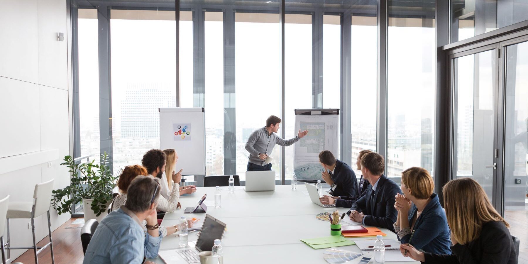 Digitale Weiterbildung 2020/2021: von Euphorie zum Webinar-Frust - Personalentwickler und Führungskräfte konzentrieren sich auf Kernthemen der betrieblichen Bildung