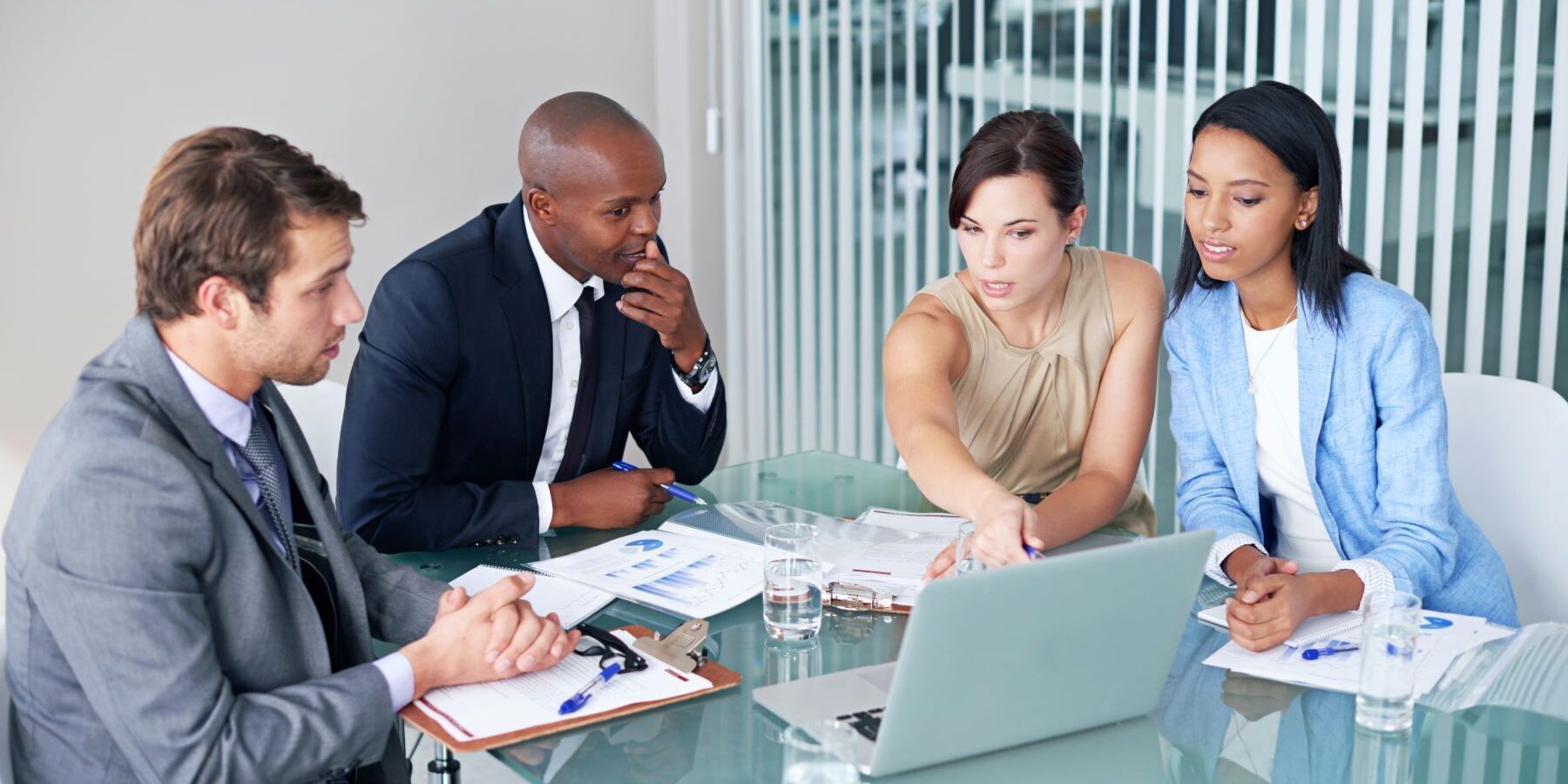 Sicher in das Vorstellungsgespräch – Mit dem neuen Seminar Bewerbungstraining Gesprächsführung, Rhetorik und Kommunikation verbessern