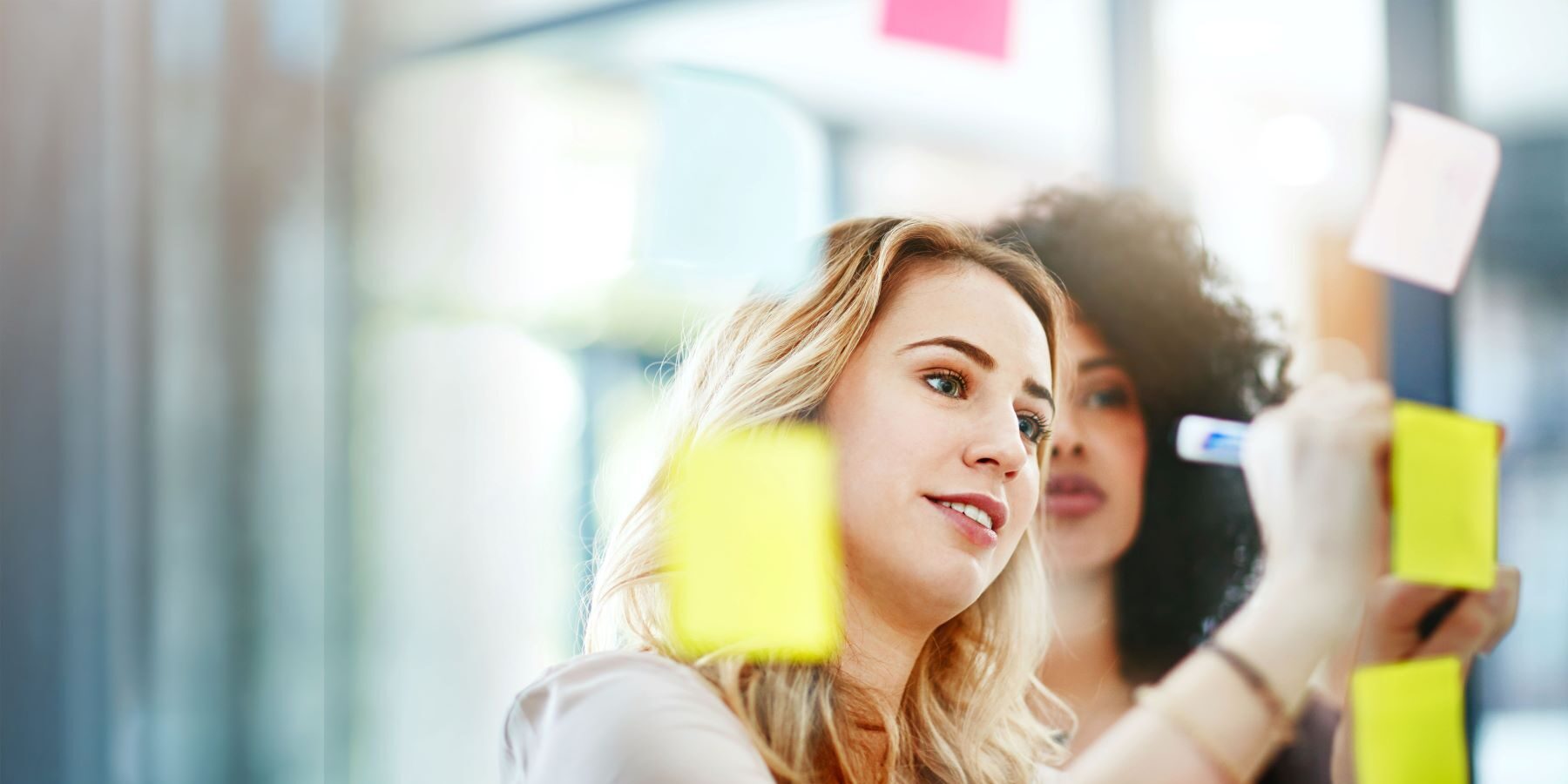 Kompakttrainings für Marketing, Service und Vertrieb besonders gefragt  – neue Termine online buchbar